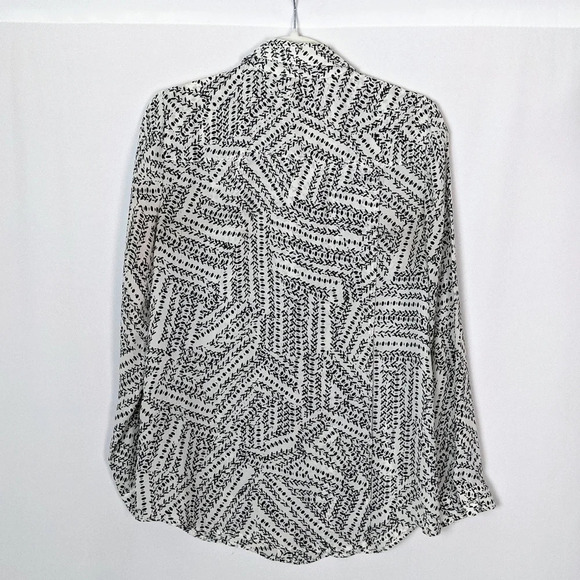 Cabi Printed Leaf Blouse 3255 Split Back Button Up Flowy Oversized Top Career S - Picture 9 of 13